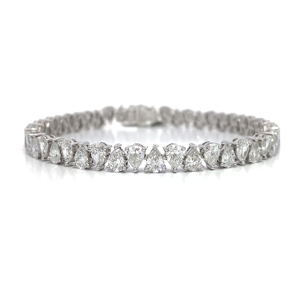 /home/earthtreasures/catalog.shopearthtreasures.com/imagedumplarge/EARTH_A5-200554.jpg 18K White Gold 6.75inch Pear Shaped Tennis Brac...