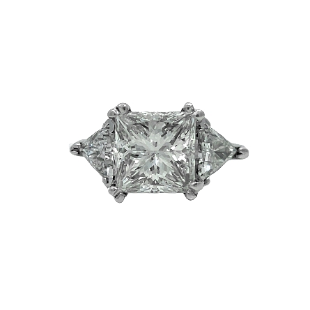 /home/earthtreasures/catalog.shopearthtreasures.com/imagedumplarge/EARTH_U1-106115.jpg 18K White Gold Estate 3Stone Engagement Ring w/...