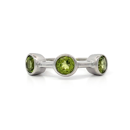 /home/earthtreasures/catalog.shopearthtreasures.com/imagedumplarge/EARTH_U2-17081.jpg 14K White Gold Estate Peridot 3Stone Bezel Ring...