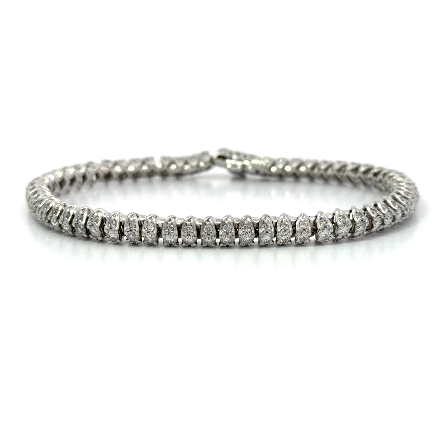 /home/earthtreasures/catalog.shopearthtreasures.com/imagedumplarge/EARTH_U3-302867.jpg 14K White Gold Estate Buttercup Style Tennis Br...