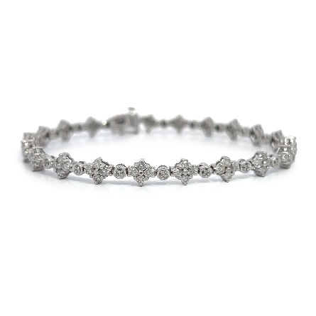 /home/earthtreasures/catalog.shopearthtreasures.com/imagedumplarge/EARTH_U3-303092.jpg 14K White Gold Estate Alternating Round Cluster...