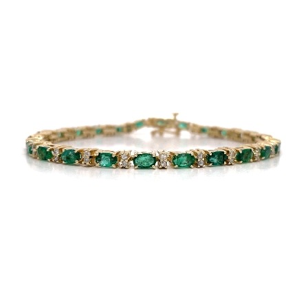 /home/earthtreasures/catalog.shopearthtreasures.com/imagedumplarge/EARTH_U4-20412.jpg 14K Yellow Gold Estate Emerald Oval and Round L...