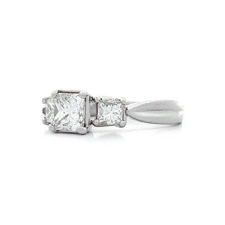 Platinum Estate Verragio 4Prong Engagement Ring w/1Princess Diam=.90apx VS2 I and 2Princess Diams=.50apx VS H-I Size6.75 4.40dwt 