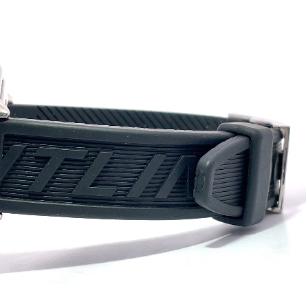 Stainless Steel Estate Breitling Midsize w/Black Dial and Rubber Strap Watch No Box Model#A57035 